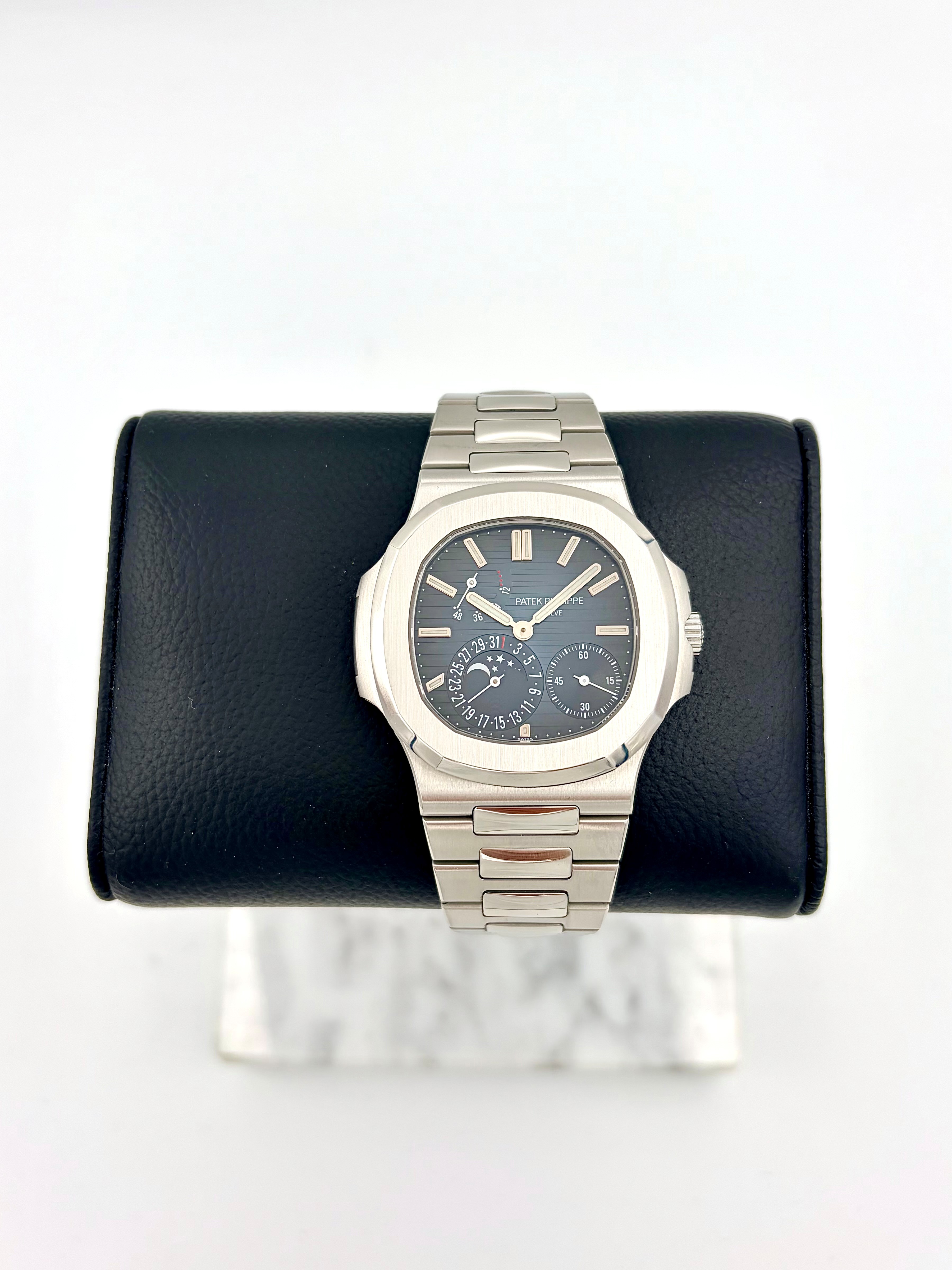 Patek Philippe Patek Philippe Nautilus 5712/1A-001 Patek Philippe Nautilus 5712/1A-001 käytetty arvokello